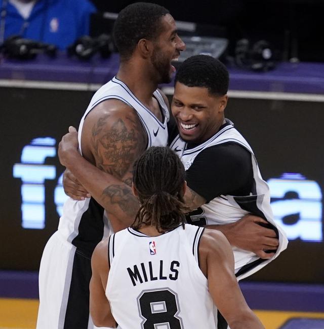 持微弱优势 持微弱优势